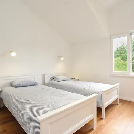 Holiday home Five-bedroom In Hrvace