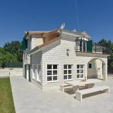 Holiday home Five-bedroom In *