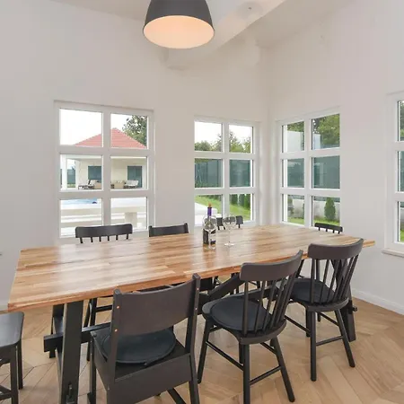 Five-bedroom In *