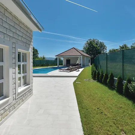 Σπίτι διακοπών Five-bedroom In